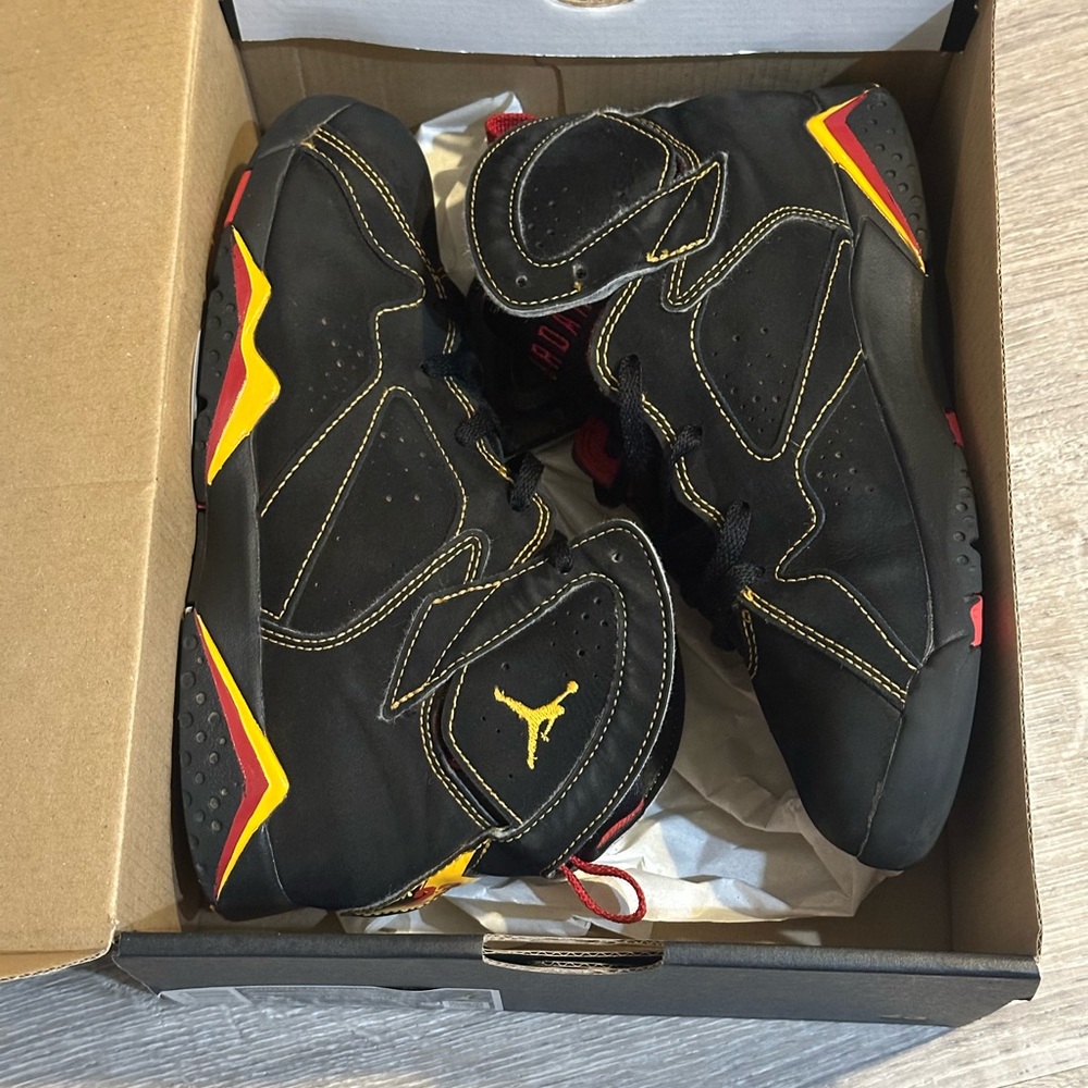 ❌SOLD❌ Air Jordan Black and Yellow Sneakers